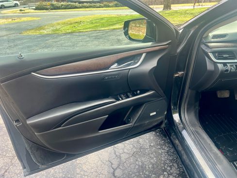 Used 2018 Cadillac XTS Luxury FWD image 11