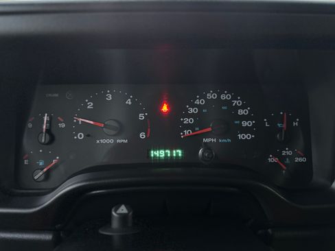 Used 2006 Jeep Wrangler Unlimited w/ Premium Audio Group image 11