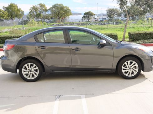 Used 2013 MAZDA MAZDA3 i Touring image 5