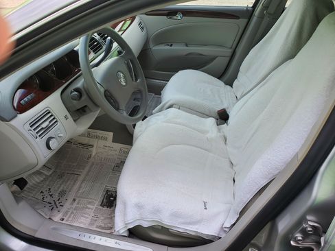 Used 2007 Buick Lucerne CX image 12