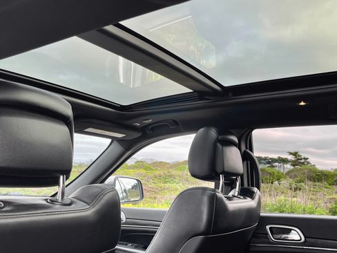 Used 2019 Jeep Grand Cherokee Limited w/ Luxury Group II image 12