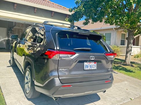 Used 2020 Toyota RAV4 LE w/ All Weather Liner Package AWD/4WD image 5