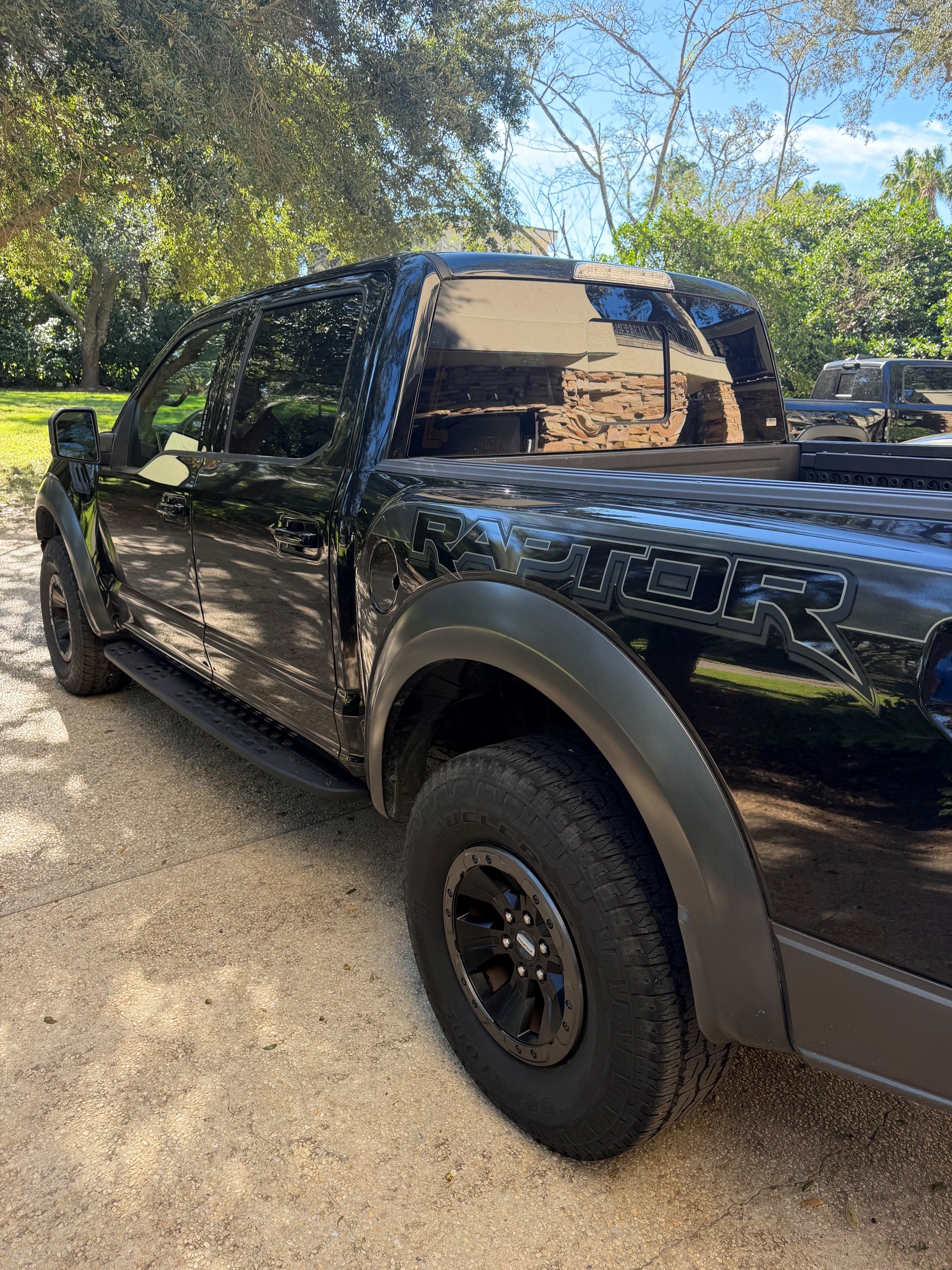 Used 2018 Ford F150 Raptor w/ Equipment Group 802A Luxury AWD/4WD image 2