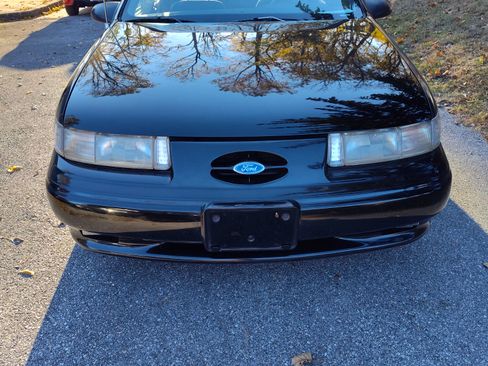 Used 1993 Ford Taurus SHO image 5