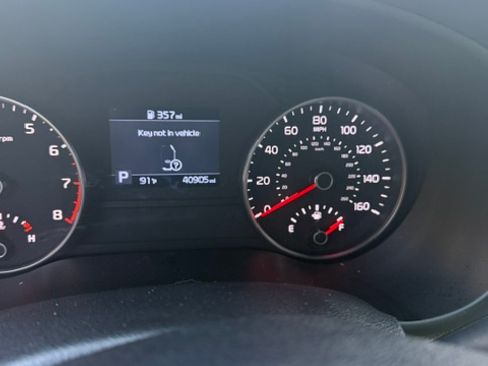Used 2022 Kia Sportage Nightfall Edition w/ Nightfall Fwd Premium Package image 17
