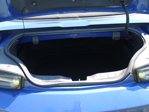 Used 2020 Chevrolet Camaro SS RWD image 17