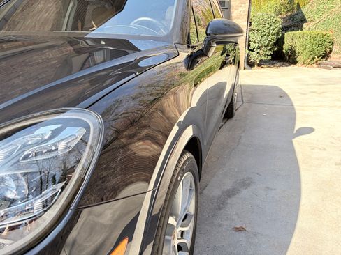 Used 2021 Porsche Cayenne S image 16