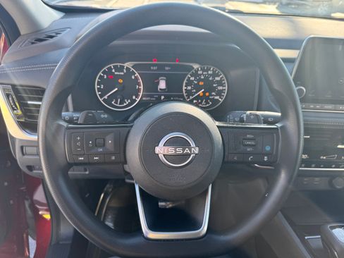 Used 2022 Nissan Rogue SV image 19