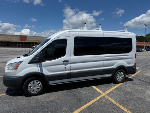 Used 2017 Ford Transit 350 XLT RWD image 4