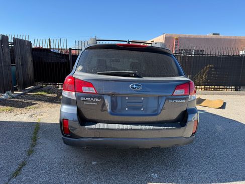 Used 2013 Subaru Outback 2.5i Limited image 4