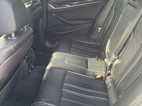 Used 2017 BMW 530i RWD image 21