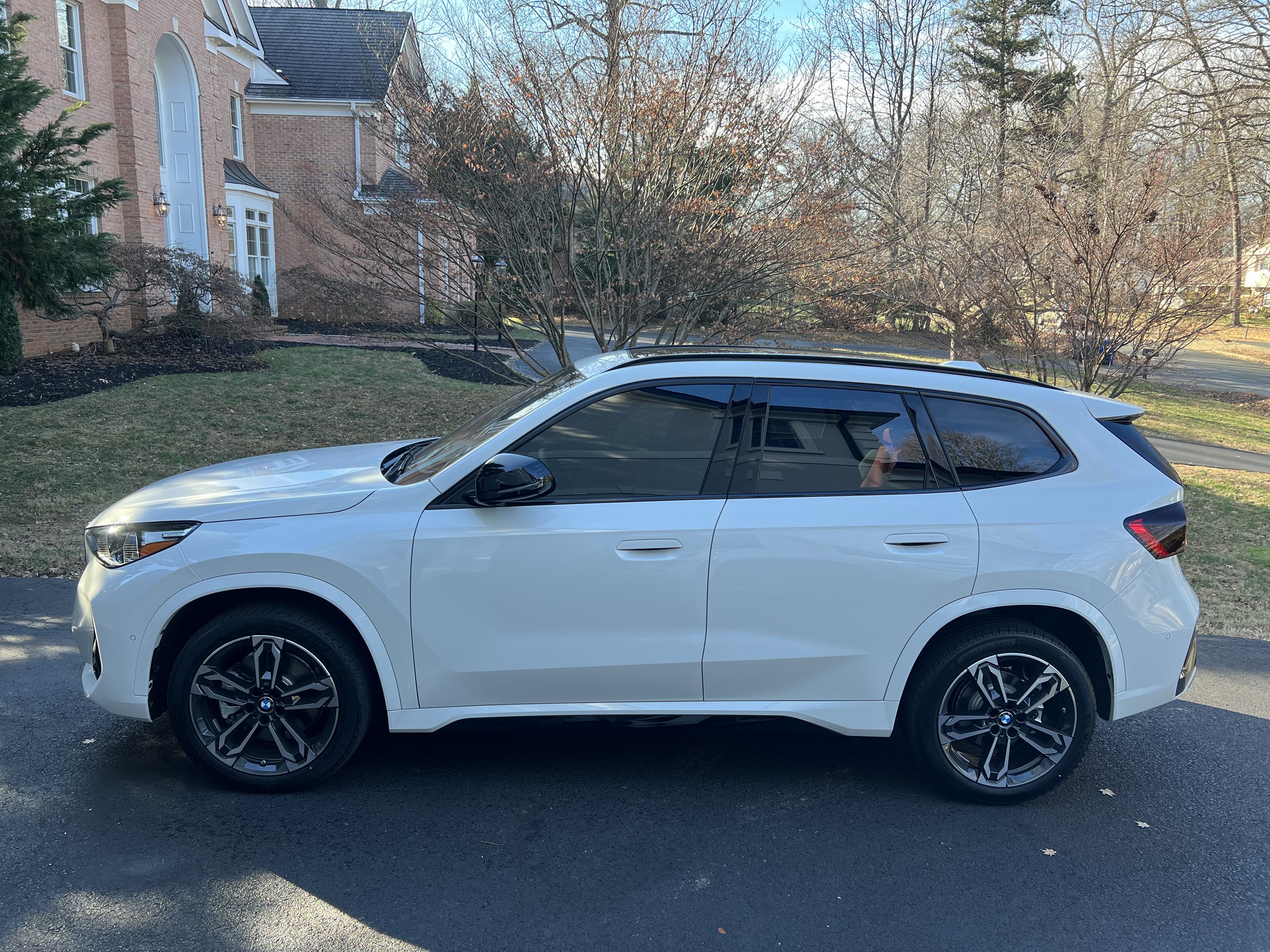 Used 2023 BMW X1 xDrive28i w/ Premium Package AWD/4WD image 5