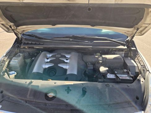 Used 2007 Hyundai Entourage SE image 2