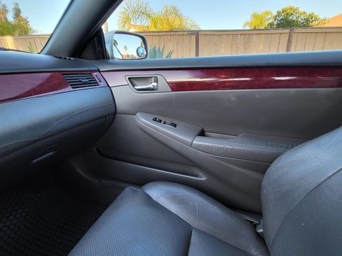 Used 2004 Toyota Solara SLE image 9