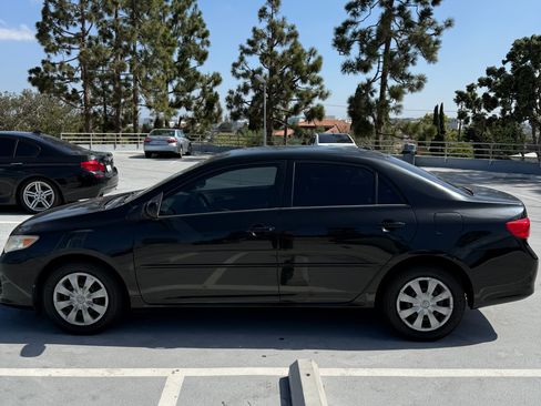 Used 2010 Toyota Corolla LE w/ All Weather Guard Pkg FWD image 9