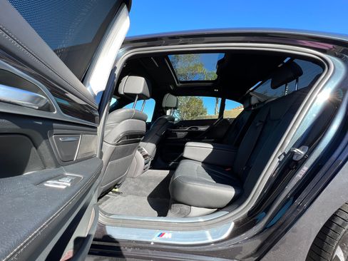 Used 2019 BMW 740i w/ Executive Package image 12