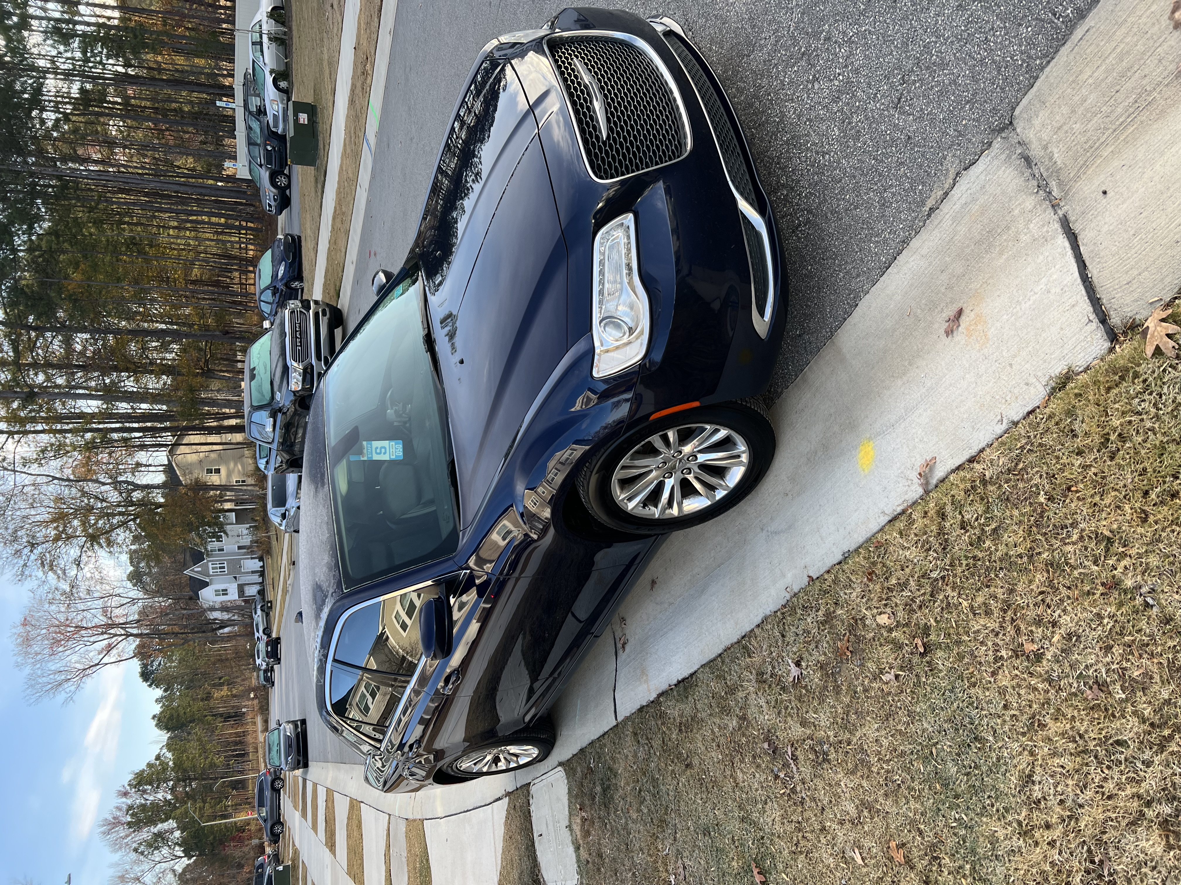 Used 2017 Chrysler 300 Limited RWD image 2