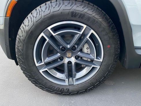 Used 2026 Rivian R1S Adventure image 15