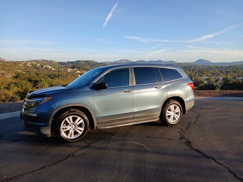 Used 2018 Honda Pilot LX image 5