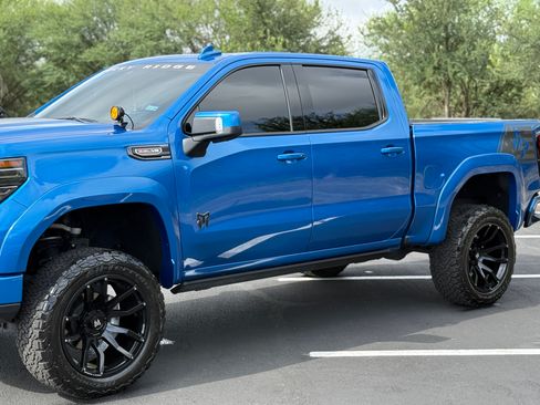 Used 2024 GMC Sierra 1500 AT4 w/ Technology Package image 1