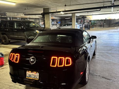 Used 2014 Ford Mustang GT Premium image 20