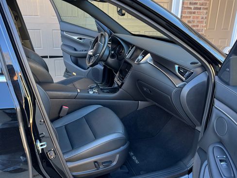 Used 2022 INFINITI QX50 Luxe w/ Appearance Package image 10