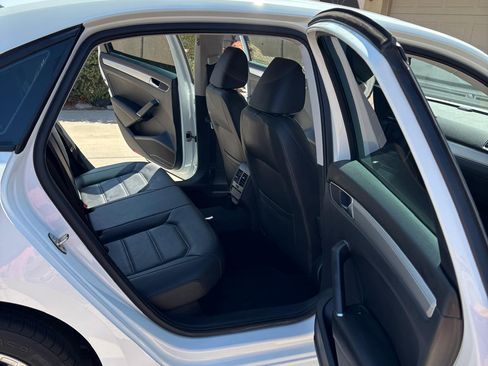 Used 2019 Volkswagen Passat 2.0T Wolfsburg w/ Wheels & Sunroof Package FWD image 8