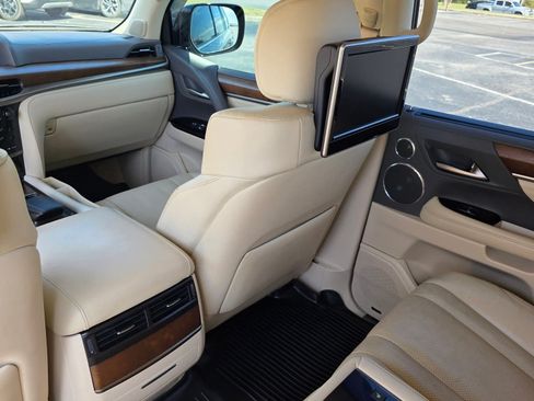 Used 2017 Lexus LX 570 4WD image 25