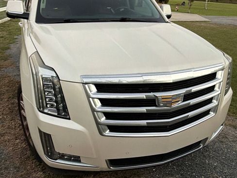 Used 2015 Cadillac Escalade ESV Luxury image 5