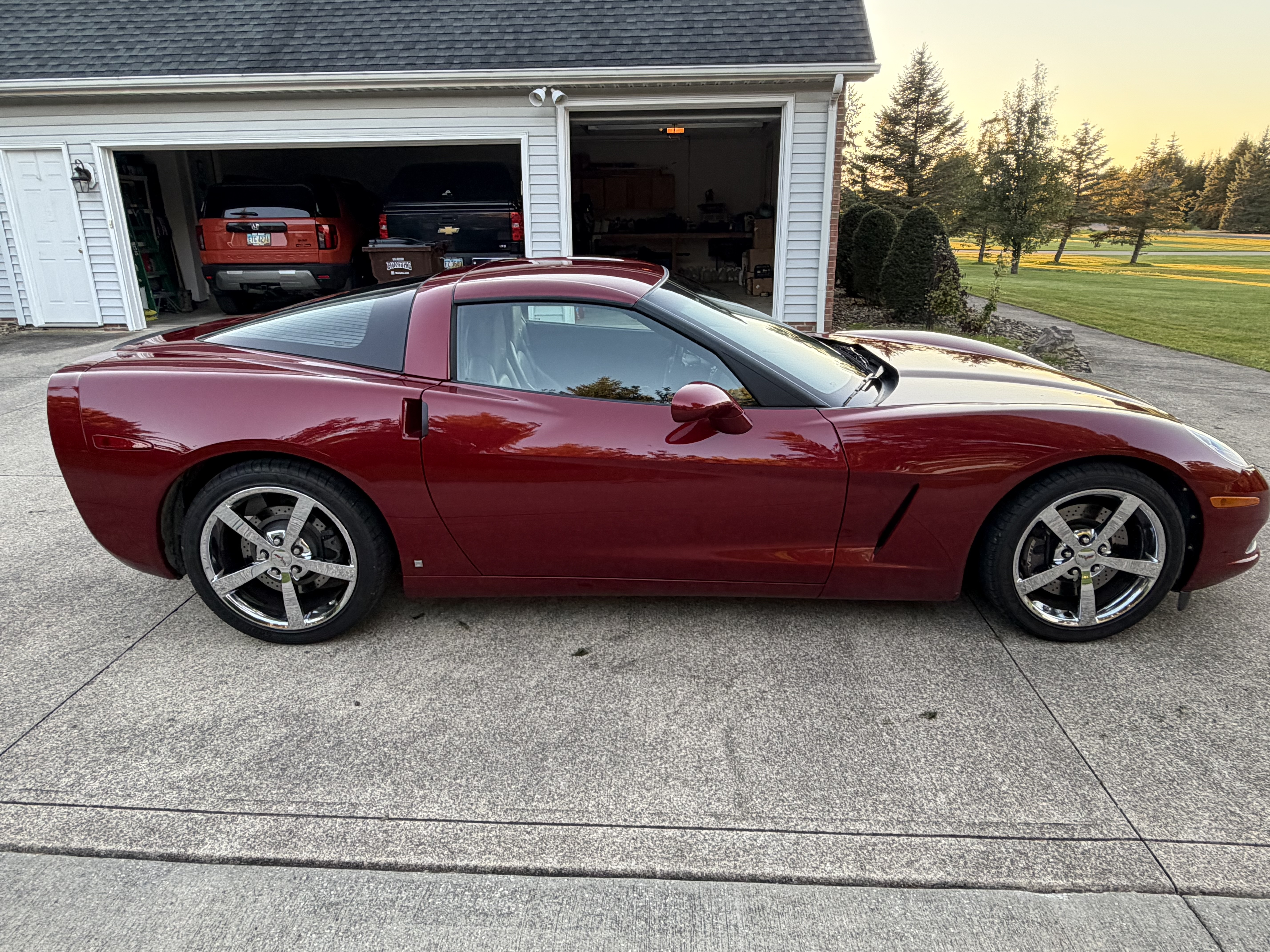 Used 2009 Chevrolet Corvette Coupe w/ Preferred Equipment Group RWD image 1