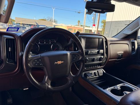 Used 2018 Chevrolet Silverado 2500 High Country w/ Duramax Plus Package image 6