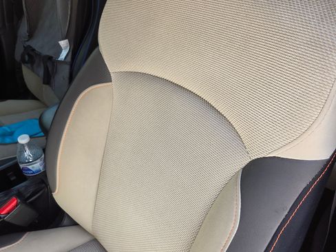 Used 2016 Subaru Crosstrek 2.0i Premium image 9