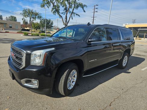 Used 2020 GMC Yukon XL SLT image 5