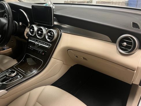 Used 2019 Mercedes-Benz GLC 300 image 15