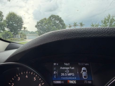 Used 2018 Ford Escape SE FWD image 6