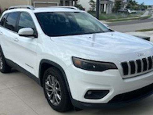 Used 2019 Jeep Cherokee Latitude Plus image 1