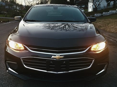 Used 2017 Chevrolet Malibu LS image 1