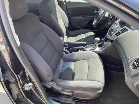 Used 2014 Chevrolet Cruze LT image 16