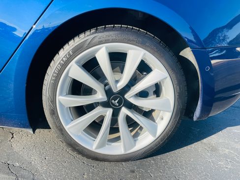 Used 2020 Tesla Model 3 Standard Range Plus RWD image 8