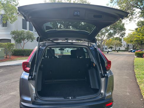 Used 2021 Honda CR-V LX image 9
