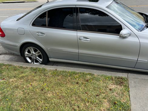 Used 2006 Mercedes-Benz E 350 Sedan image 8