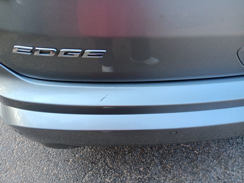 Used 2020 Ford Edge Titanium w/ Equipment Group 301A image 11