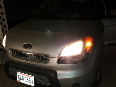 Used 2011 Kia Soul + image 11