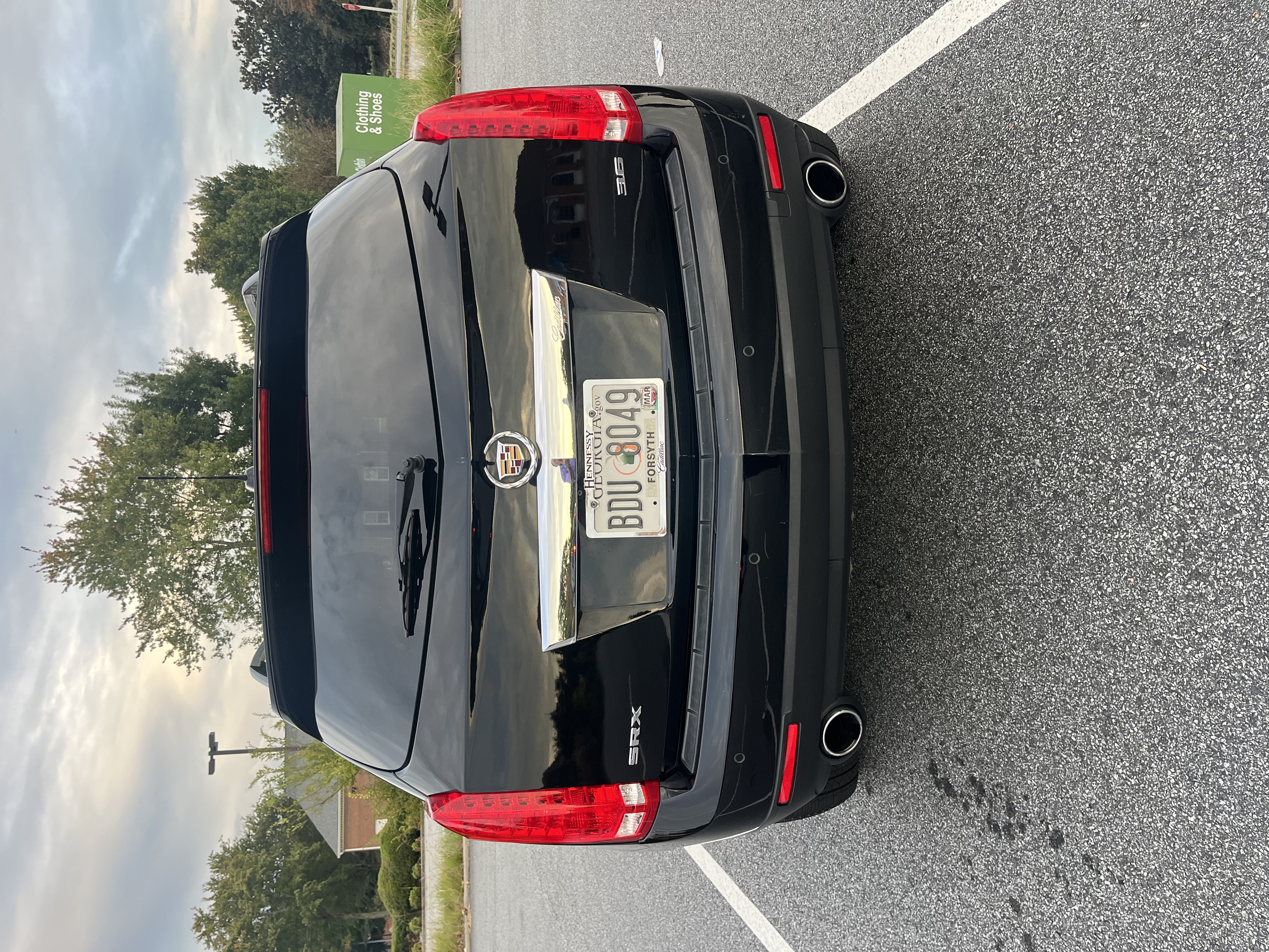 Used 2015 Cadillac SRX Luxury w/ Driver Awareness Package FWD image 4