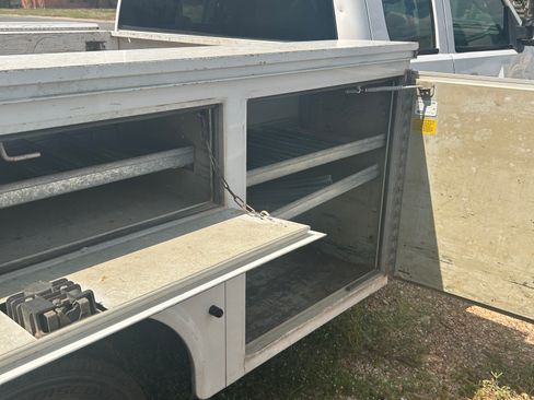 Used 2009 Chevrolet Silverado 3500 W/T image 11