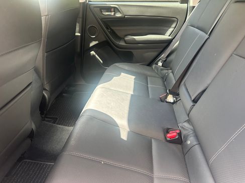 Used 2018 Subaru Forester 2.5i Touring w/ Popular Package #2 AWD/4WD image 4