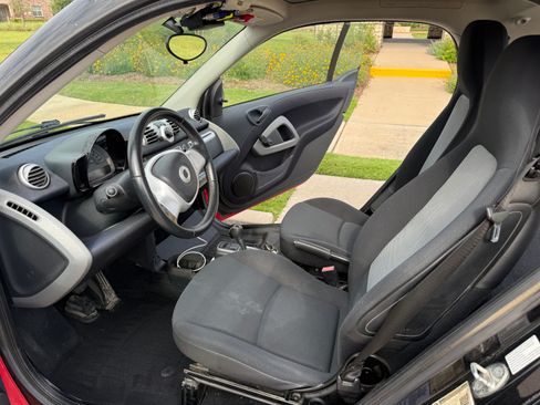 Used 2012 smart fortwo pure RWD image 12