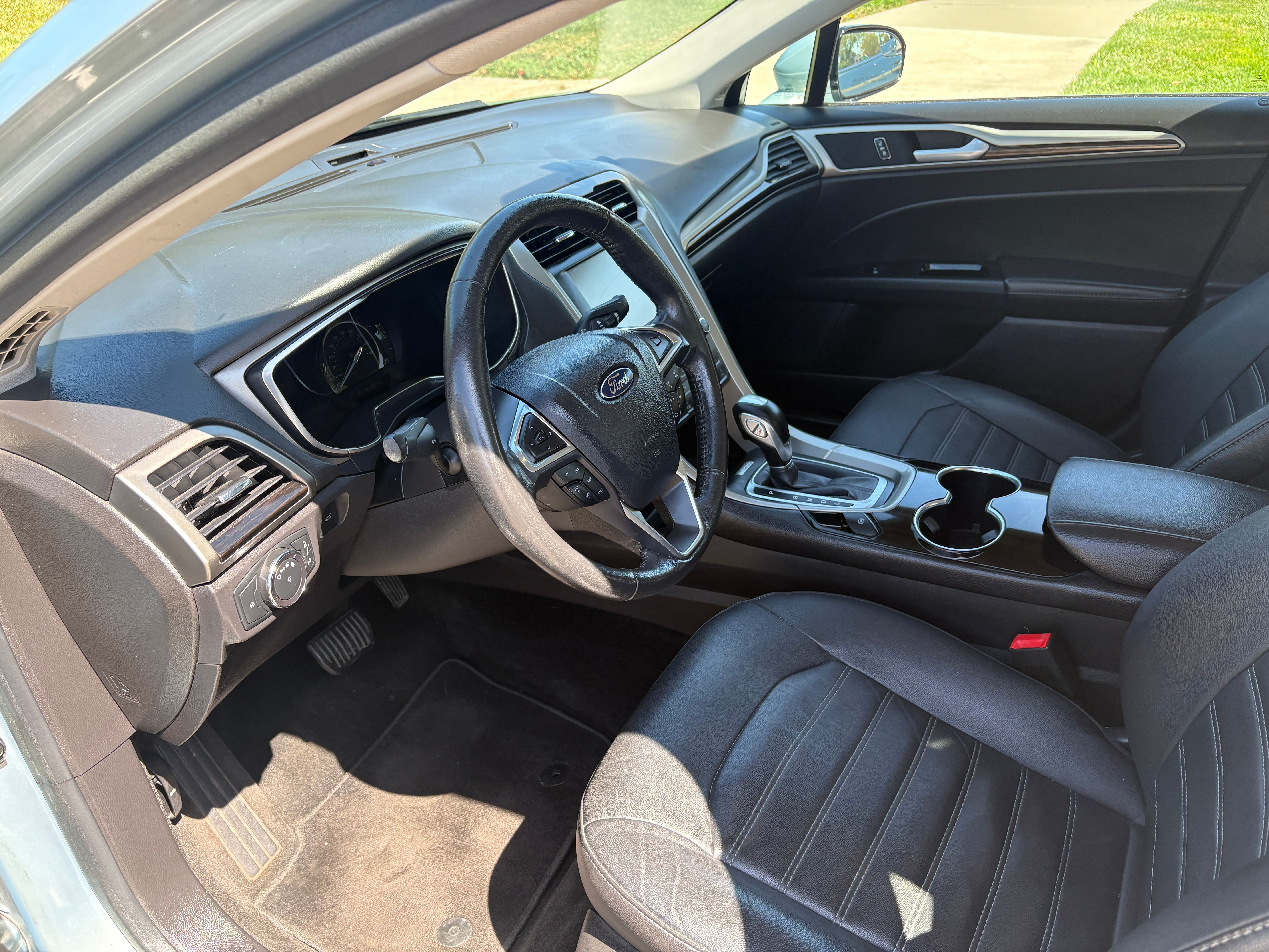 Used 2014 Ford Fusion SE FWD image 14