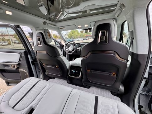 Used 2023 Rivian R1S Adventure AWD/4WD image 18