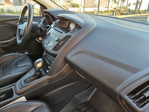 Used 2015 Ford Focus SE w/ Equipment Group 201A image 10